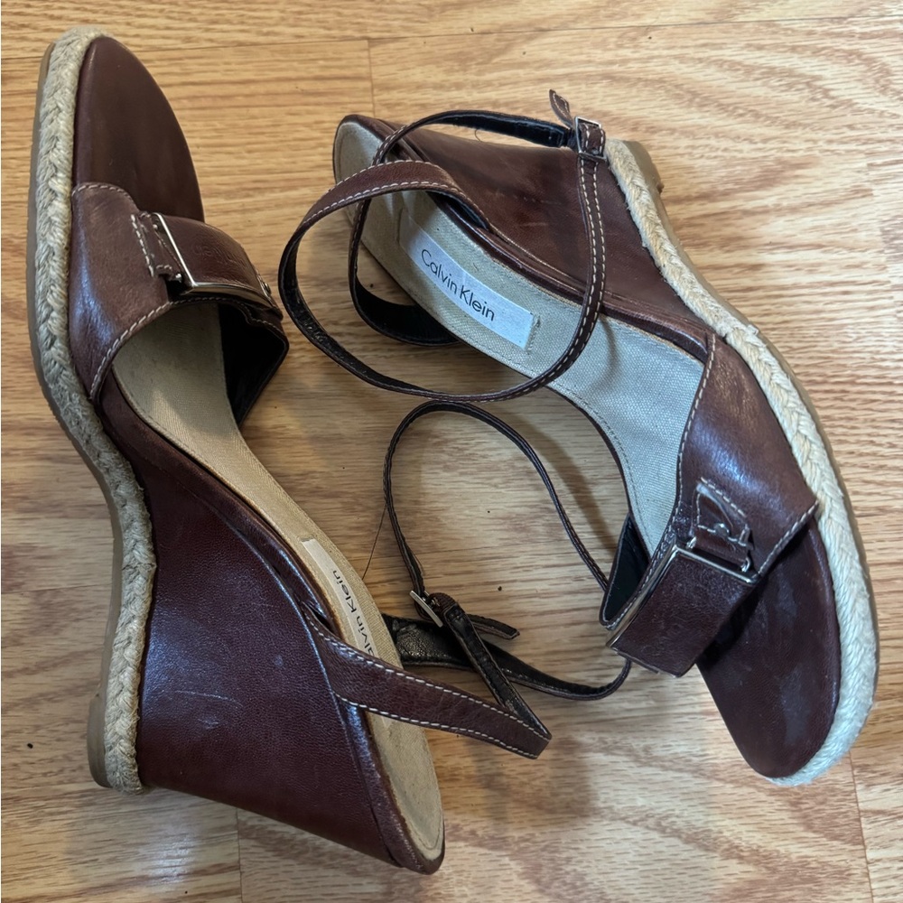 Calvin Klein Catherine Women's Brown Leather  Wedge Sandals size 8 - Picture 4 of 6